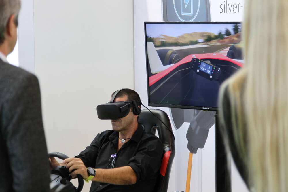 Virtual Reality mieten VR Racing von Cykyria auf Messe Surface Technology Stuttgart